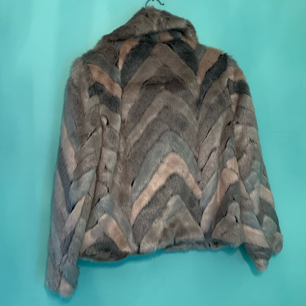 Trendy fuzzy jacket medium - Picture 4 of 9